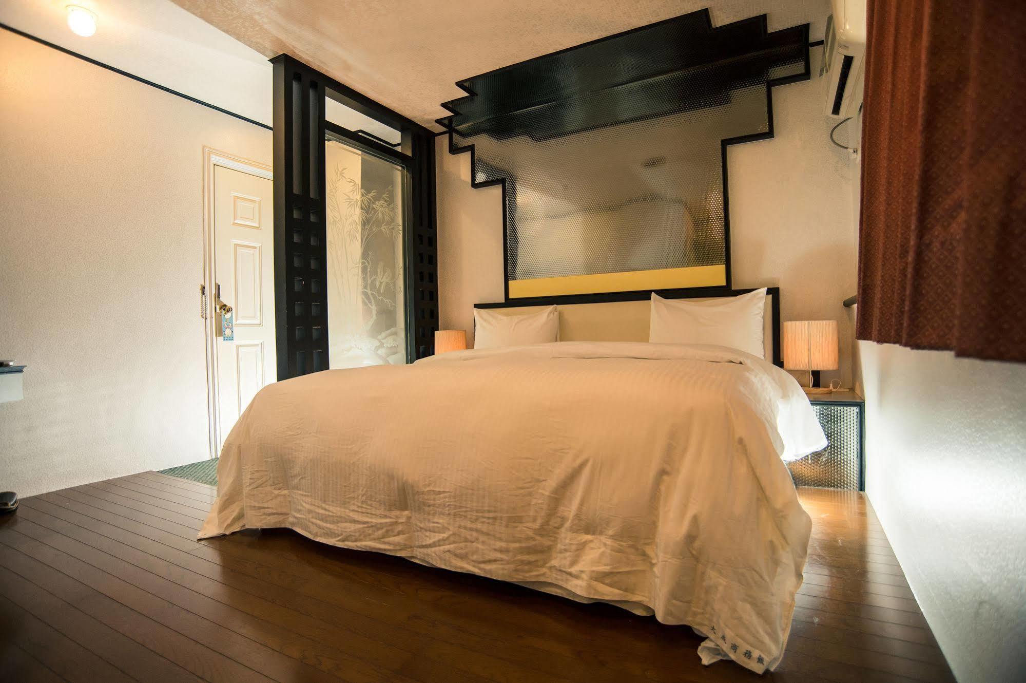 Day Chen Hotel Yilan Ngoại thất bức ảnh