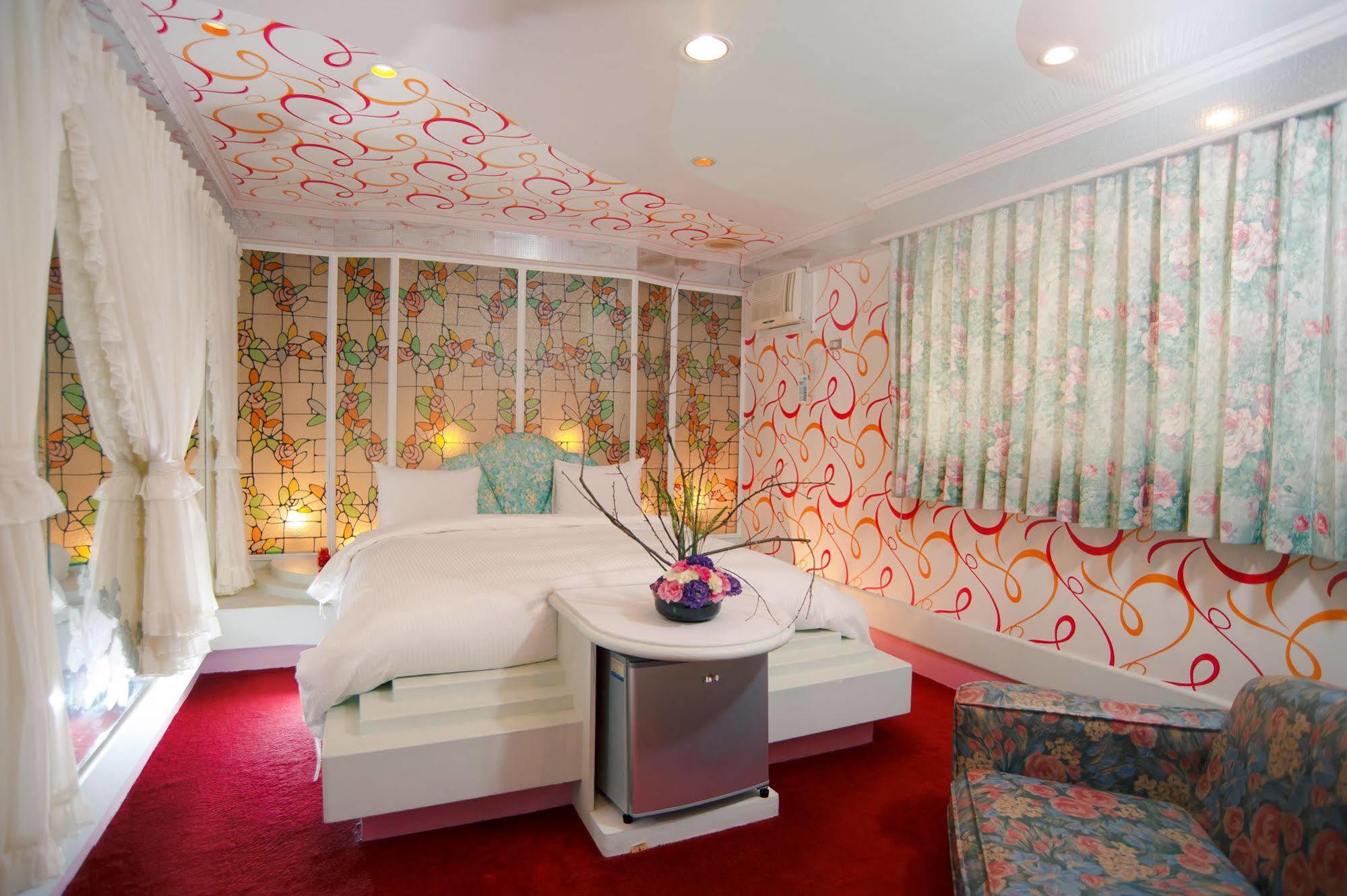 Day Chen Hotel Yilan Ngoại thất bức ảnh