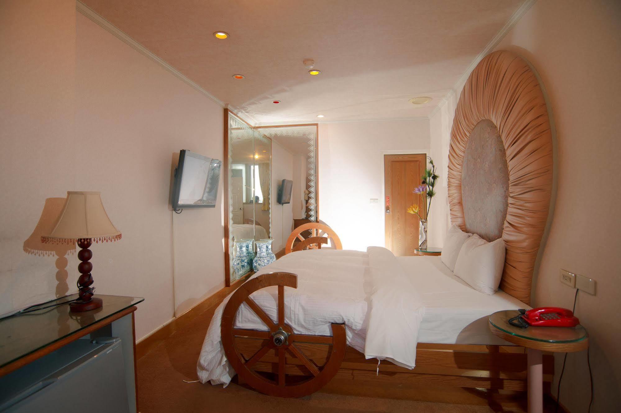 Day Chen Hotel Yilan Ngoại thất bức ảnh