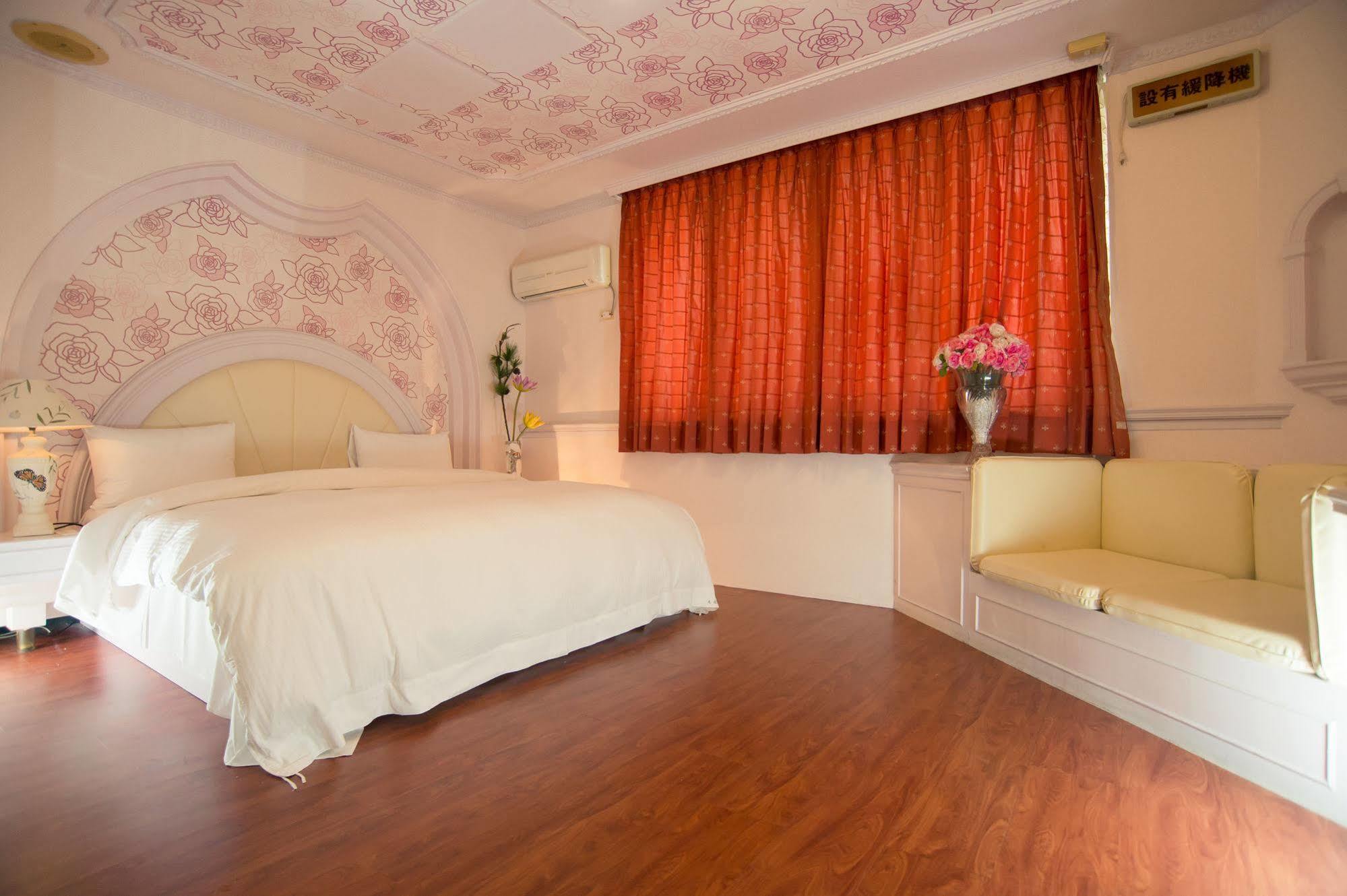 Day Chen Hotel Yilan Ngoại thất bức ảnh