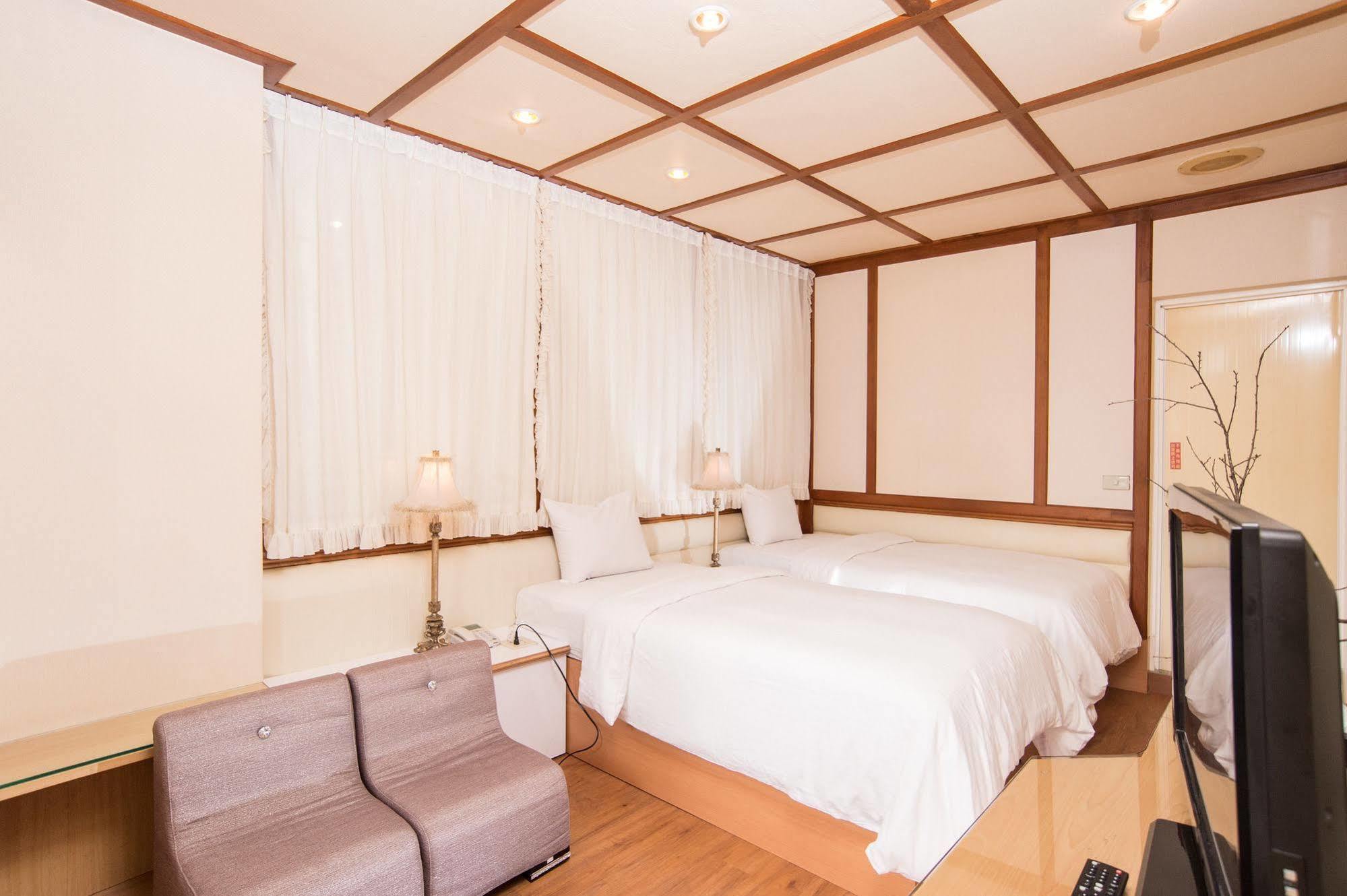 Day Chen Hotel Yilan Ngoại thất bức ảnh